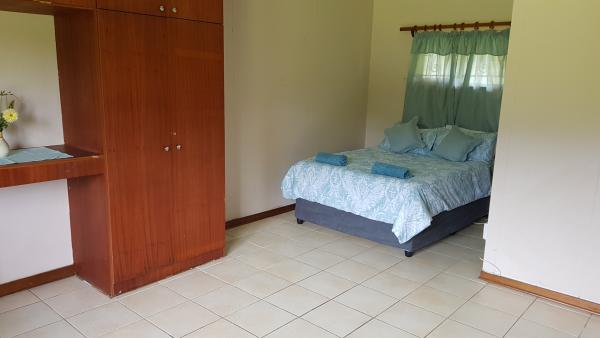 Room image 3