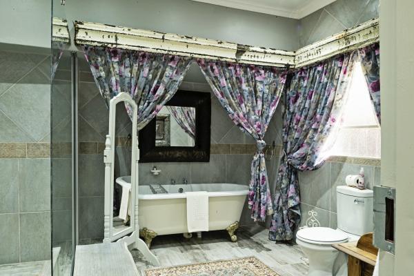 Room image 13
