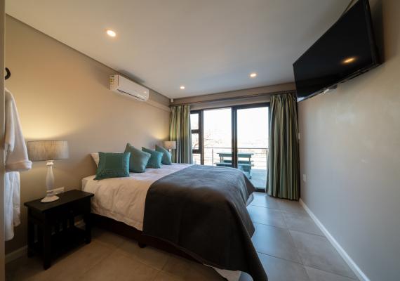 Room image 4