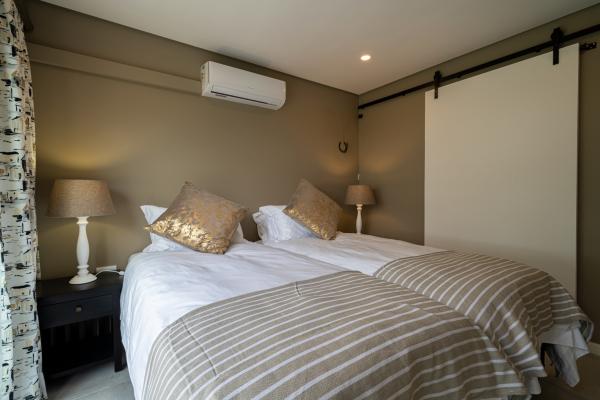 Room image 18