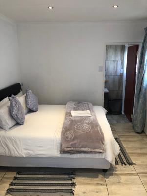 Room image 10
