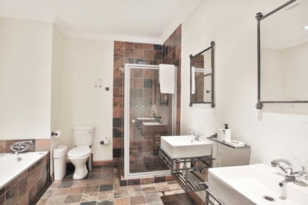 Room image 3