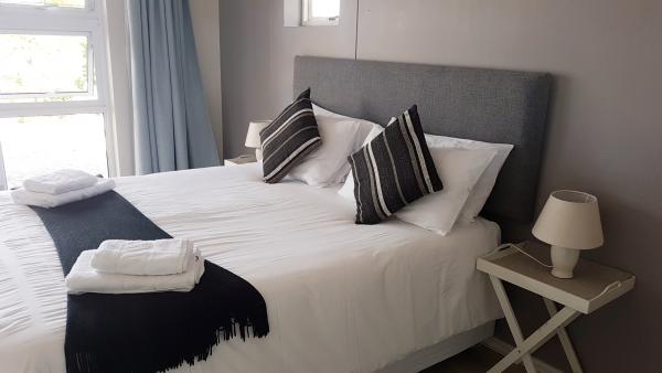 Room image 4