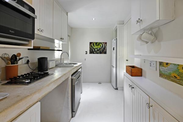 Room image 4