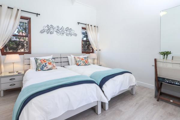 Room image 3