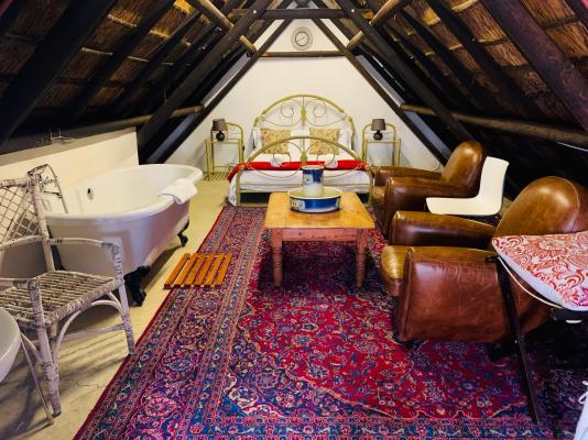 Room image 8