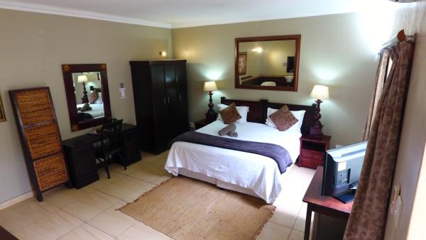 Room image 3