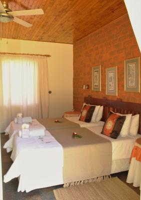 Room image 3
