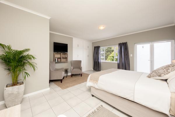 Room image 5