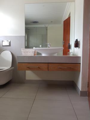 Room image 3
