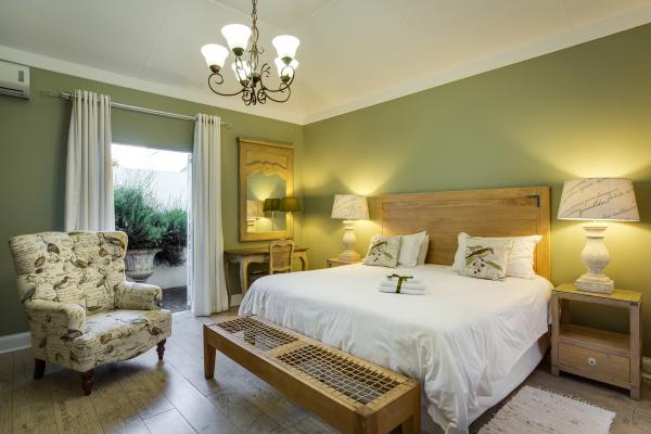 Room image 4
