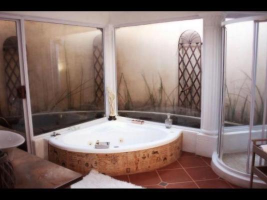 Room image 1