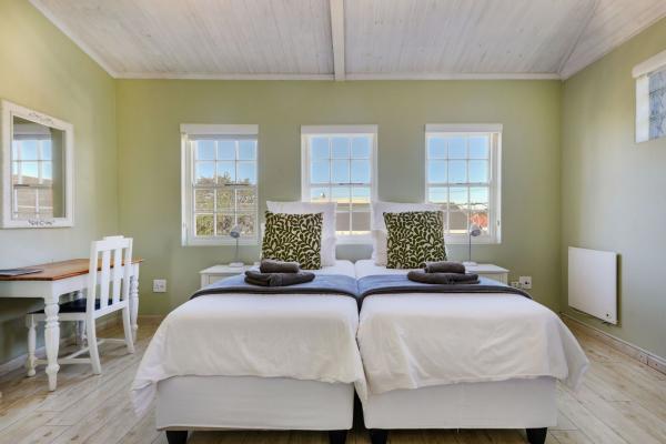 Room image 11