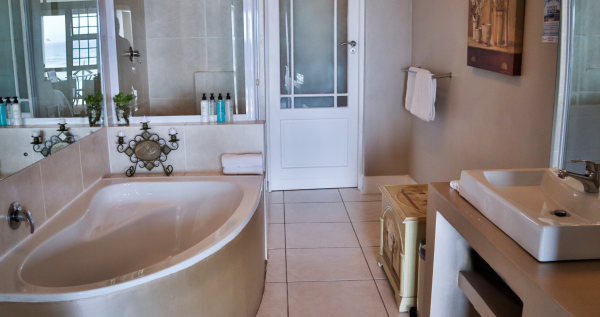 Room image 2