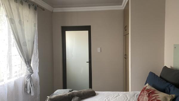 Room image 11