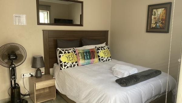 Room image 1