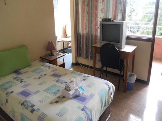 Room image 4