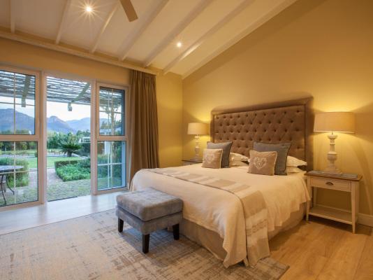 Room image 6