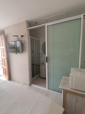 Rene's Guesthouse - Double Room bathroom