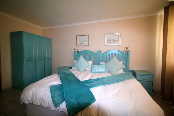 Baywatch Penthouse and Beachfront House - 146371