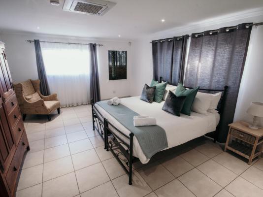 Room image 4