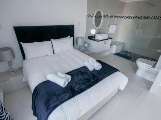 Room image 3