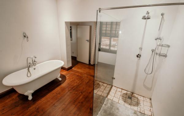 Room image 5