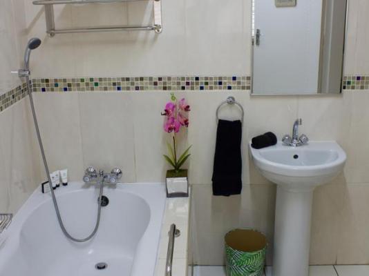Room image 2