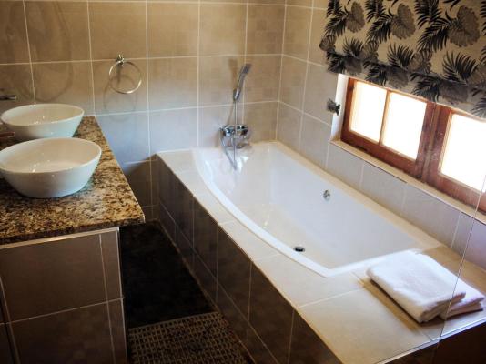 Room image 12