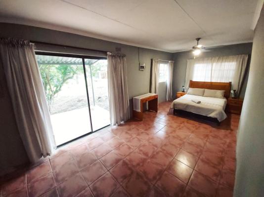 Room image 17