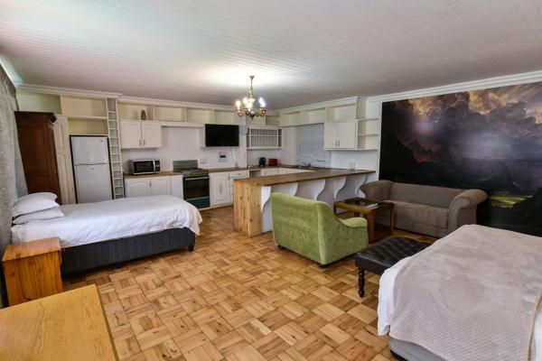 Room image 12