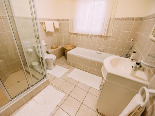 Room image 3