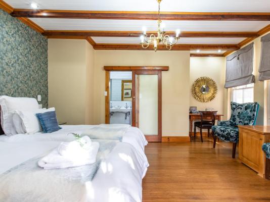 Room image 1