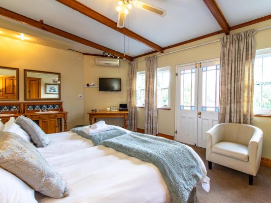 Room image 1