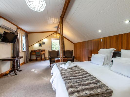 Room image 4