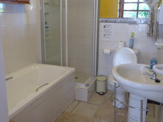 Room image 3