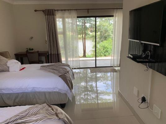 Room image 1