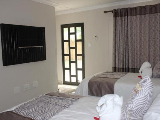 Room image 10