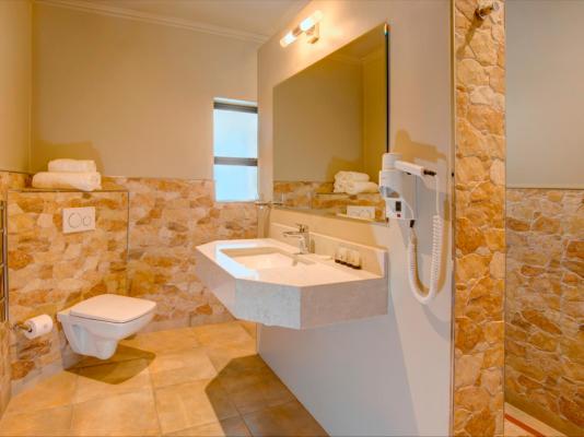 Room image 5