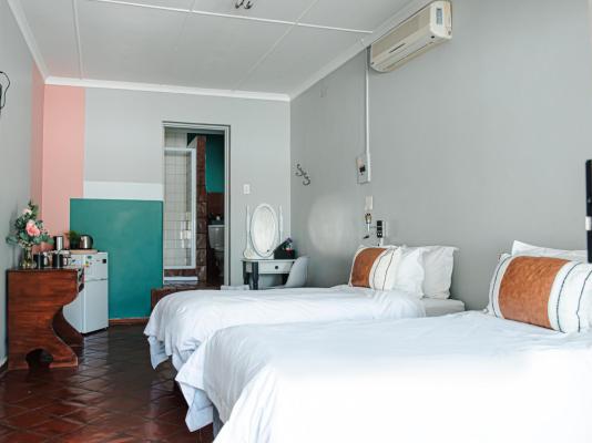Room image 3