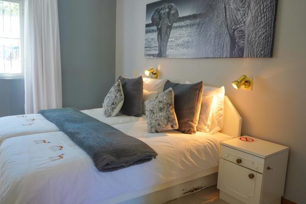 Room image 3