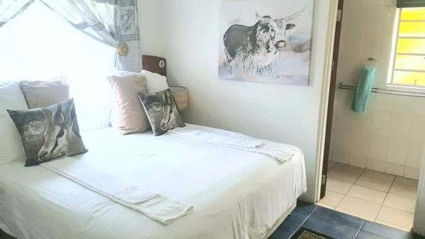 Room image 3