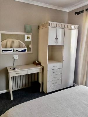 Room image 4
