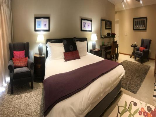 Room image 11