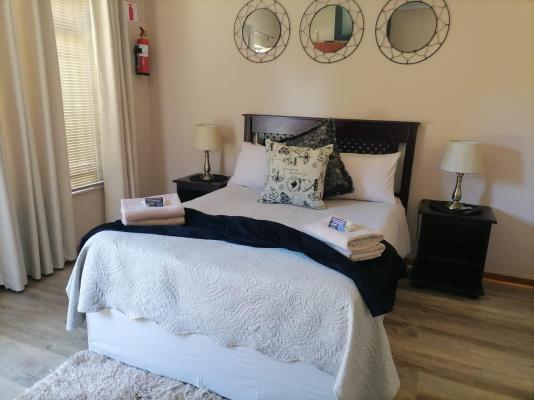 Room image 4