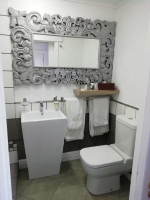 Room image 3