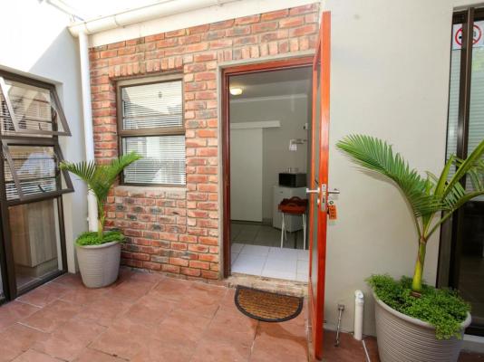 Room image 3