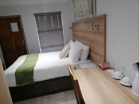 Room image 4