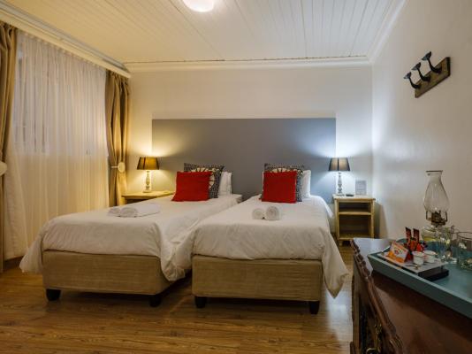 Room image 10