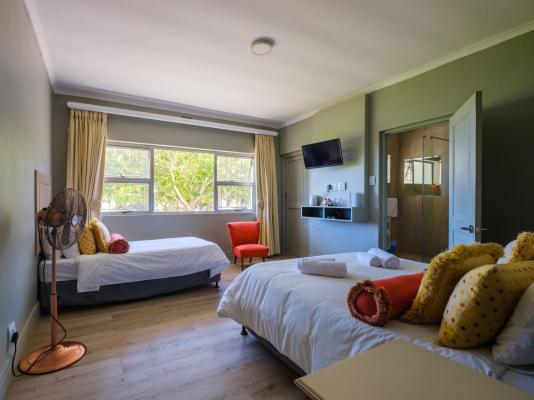 Room image 4